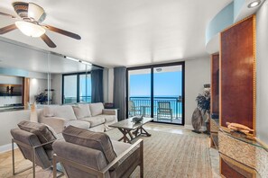 Appart'hôtel, 1 très grand lit et 1 canapé-lit (SunDestin 711) | Coin séjour