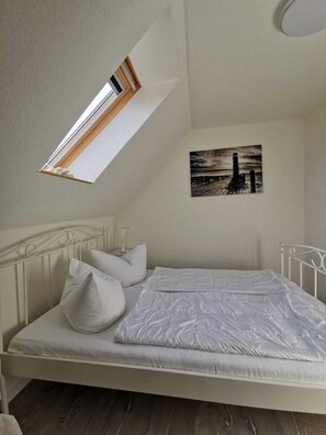 6 Schlafzimmer, Schreibtisch, Reisekinderbett, kostenloses WLAN