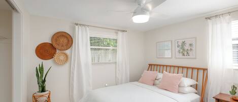 2 bedrooms, desk, iron/ironing board, travel crib