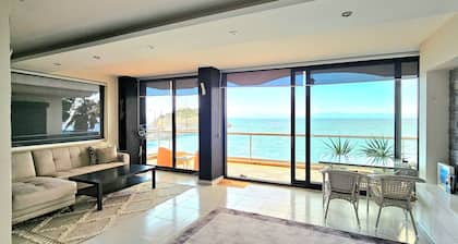 Cosy Waterfront apartment in the city center with sea view