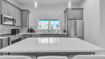 Rumah, Beberapa Tempat Tidur (Azul Townhomes A4 - Sunset) | Dapur pribadi