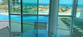 Spacious villa/ocean view with 8 bedrooms and AC, WiFi in lovely Porto das Dunas