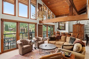 TV, fireplace, stereo