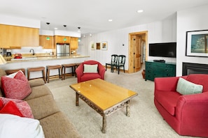 TV, fireplace, stereo