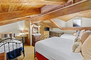 2 Schlafzimmer, BĂŒgeleisen/BĂŒgelbrett, kostenloses WLAN, BettwĂ€sche