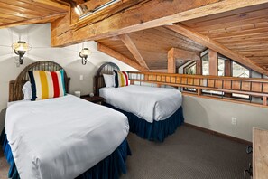 4 bedrooms, iron/ironing board, free WiFi, bed sheets