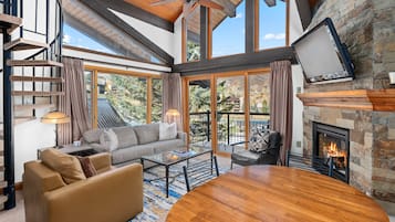 TV, fireplace, stereo