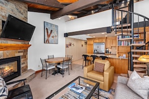 TV, fireplace, stereo