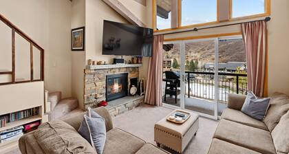 Crestwood 1305 Standard 1 Bedroom plus Loft