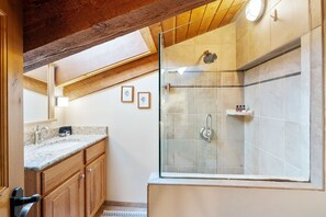 Shower, hair dryer, towels - Crestwood 1307 Deluxe 1 Bedroom plus Loft (Snowmass Village)