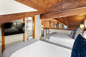 2 bedrooms, iron/ironing board, free WiFi, bed sheets