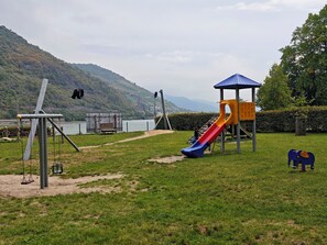 Children’s area - Old Town Quarter -  Up to 4 or up to 16 Guests- Medieval Charm with Castle View (Bacharach)