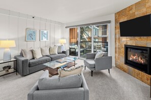 TV, fireplace, stereo - Crestwood 2112 Deluxe 2 Bedroom (Snowmass Village)