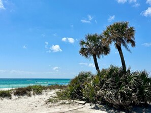 Beach nearby, sun-loungers, beach towels