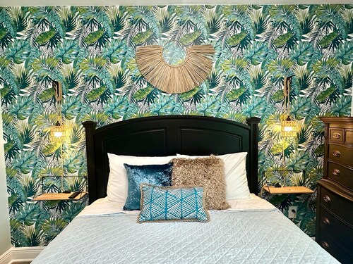 New Construction 3 bed 2.5 bath w/game room - walk to beach