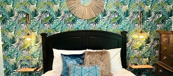 New Construction 3 bed 2.5 bath w/game room - walk to beach