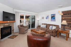 TV, fireplace, stereo