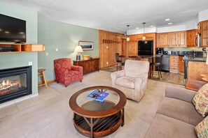 TV, fireplace, stereo