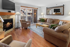 TV, fireplace, stereo