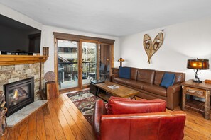 TV, fireplace, stereo
