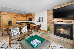 TV, fireplace, stereo