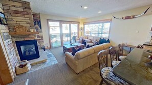 TV, fireplace, stereo