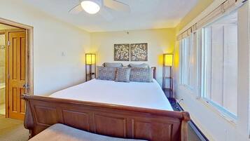 2 bedrooms, iron/ironing board, free WiFi, bed sheets