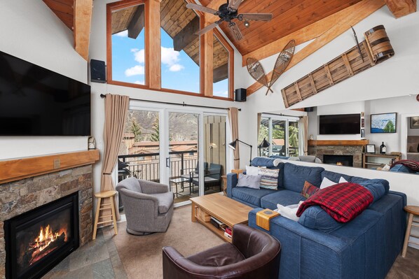 TV, fireplace, stereo