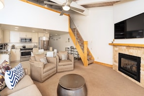 TV, fireplace, stereo