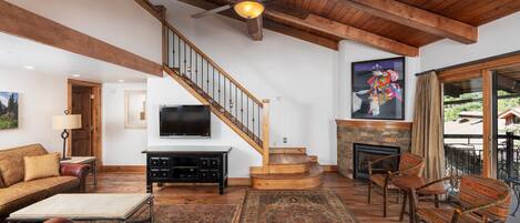 Tv, pejs, stereoanlæg