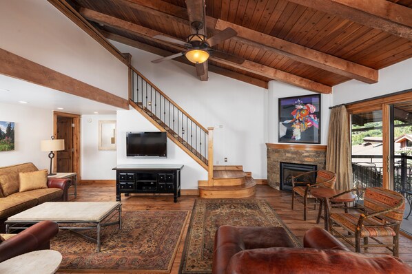 Tv, pejs, stereoanlæg