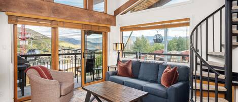 TV, peis og stereoanlegg