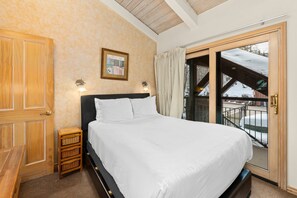 4 bedrooms, iron/ironing board, free WiFi, bed sheets - Crestwood 3102 Standard 3 Bedroom Plus Loft (Snowmass Village)