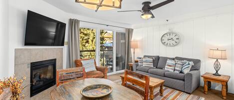 تلفزيون، مدفأة، ستيريو