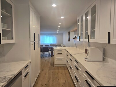 NEW - Majestic Gateway in Glendale - 2BD - best of LA