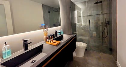 NEW - Majestic Gateway in Glendale - 2BD - best of LA