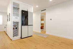 2 chambres, fer et planche à repasser, accès au Wi-Fi (inclus)