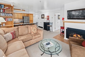 TV, fireplace, stereo - Crestwood 3203 Standard 2 Bedroom (Snowmass Village)