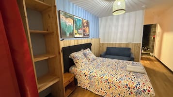Classic Double Room, 1 Bedroom, Kitchenette, Garden View | Iron/ironing board, free WiFi