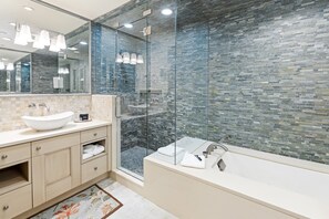 Shower, hair dryer, towels - Crestwood 3106 Premier 4 Bedroom (Snowmass Village)