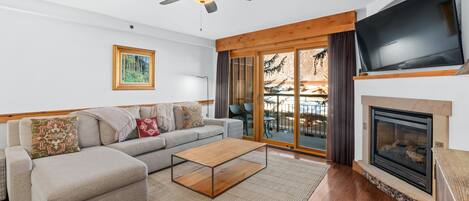 TV, fireplace, stereo