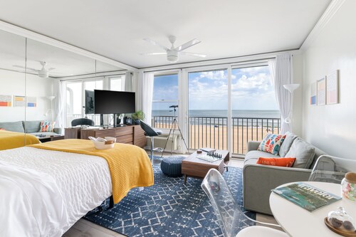 Boardwalk Oceanfront Studio near Top Dining