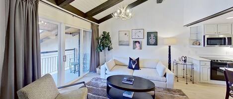 TV, fireplace, stereo