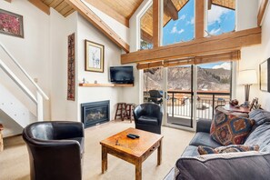 TV, fireplace, stereo - Crestwood 3310 Standard 1 Bedroom Plus Loft (Snowmass Village)