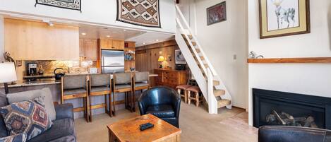 TV, fireplace, stereo