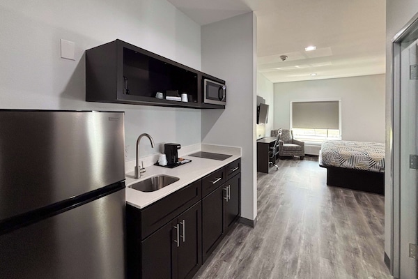 Premium bedding, pillow-top beds, individually furnished, desk