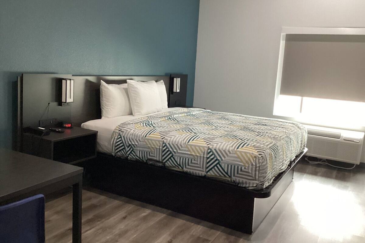 Premium bedding, pillowtop beds, individually furnished, desk