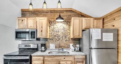 Smoky Mtn Cabin with Creek Views and Waterfall