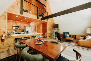 Interior - Moonshine Modern! Luxury Design, Hot Tub, Fishing! (Sevierville)