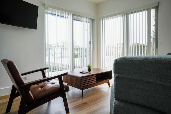 Signature Apartment | Living area